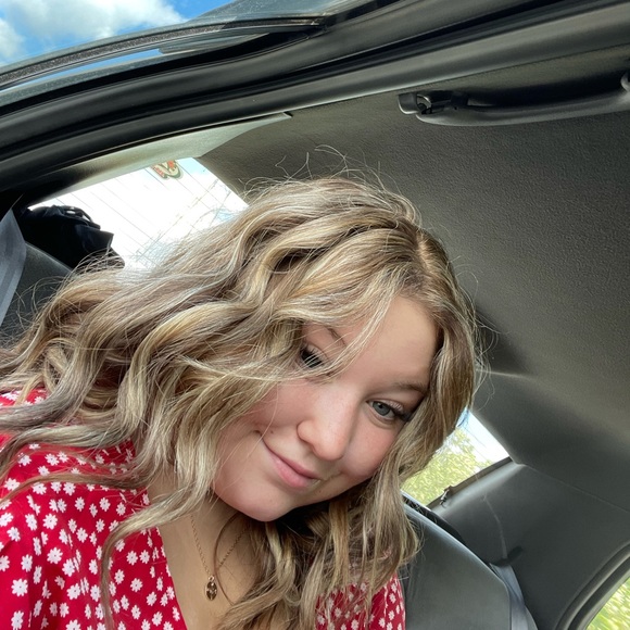 Meet your Posher, Emma - Picture 1 of 1